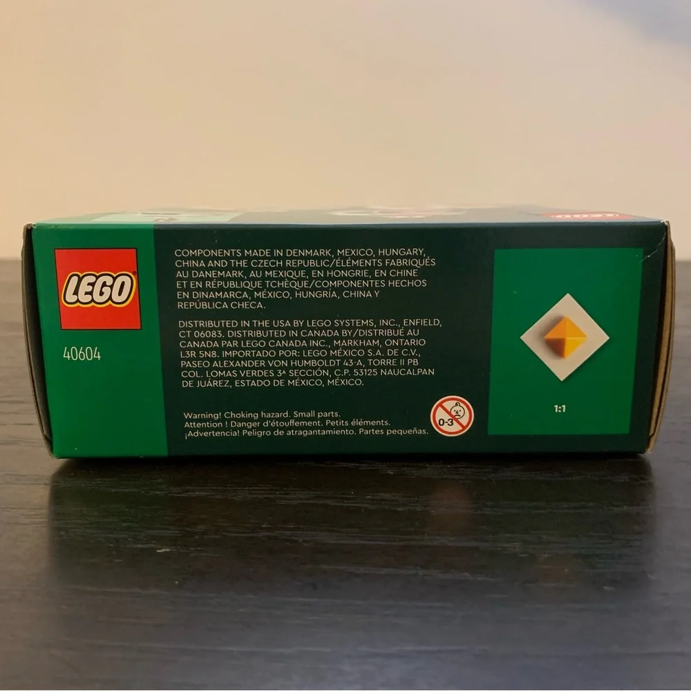 LEGO Limited Edition 2023 Christmas Decor Set 40604 (182 Pieces), NIB